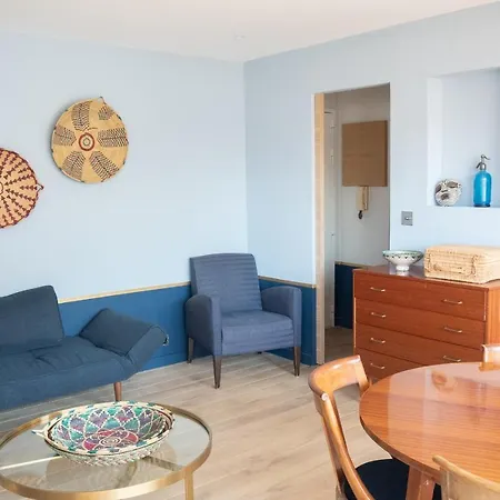 Апартаменты Hostnfly - Lovely Bright Place Close To Montmartre *